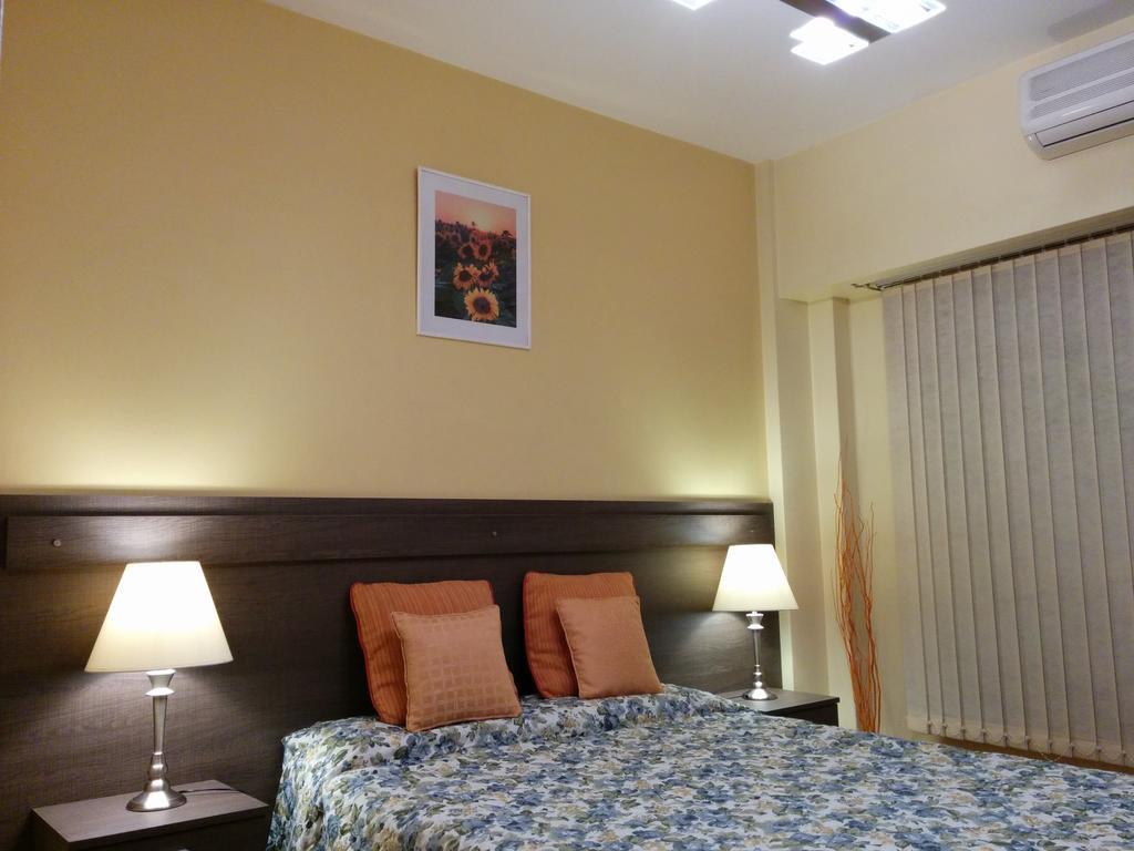 Apartamento Edificio Crucero บัวโนสไอเรส ภายนอก รูปภาพ